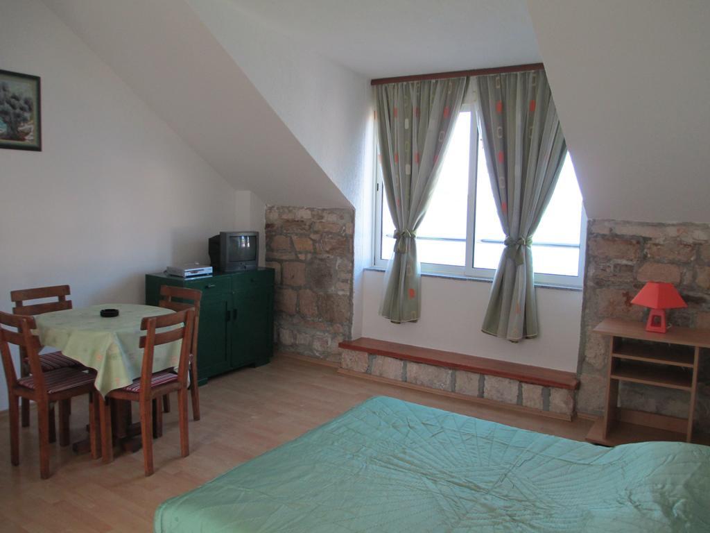 Apartments Acalinovic Vis Chambre photo