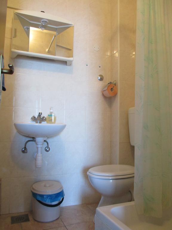 Apartments Acalinovic Vis Chambre photo