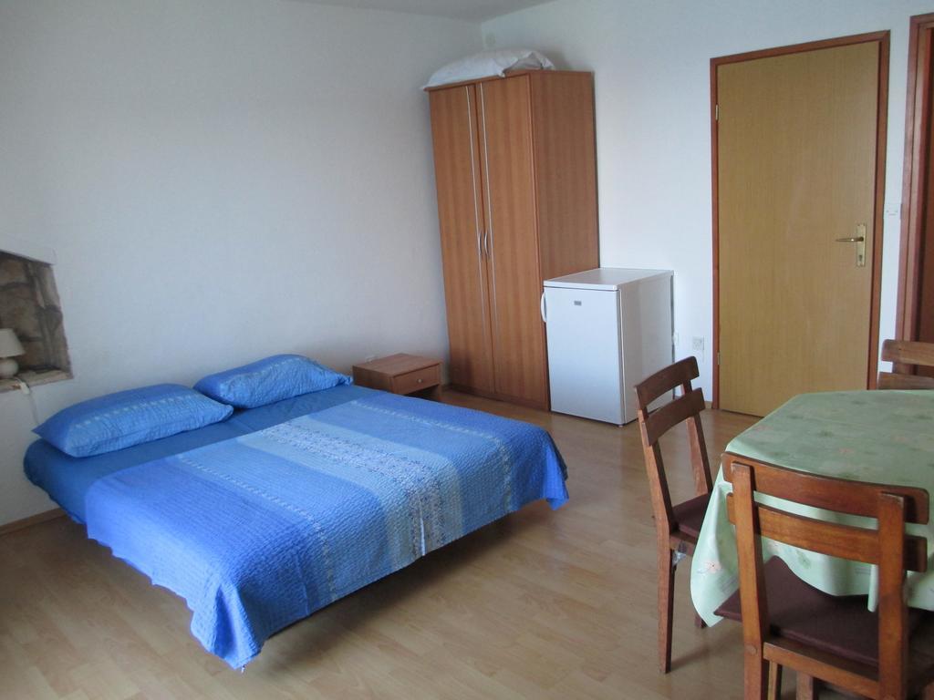 Apartments Acalinovic Vis Chambre photo